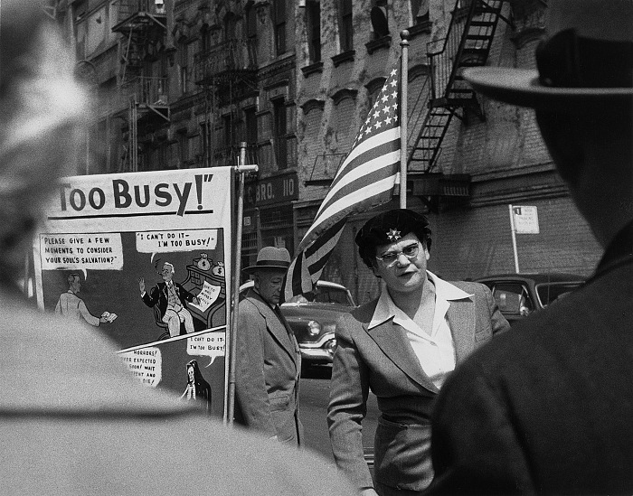 Sabine Weiss, New York, 1955.  Sabine Weiss.