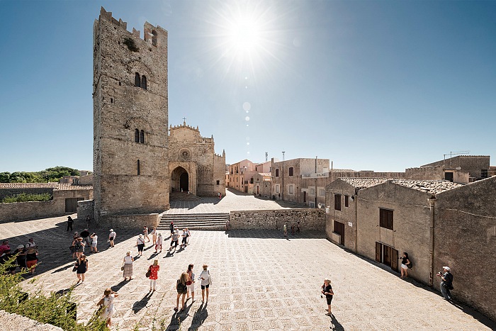 Armando Rotoletti, Piazza Duomo, Erice, Trapani.  Armando Rotoletti.